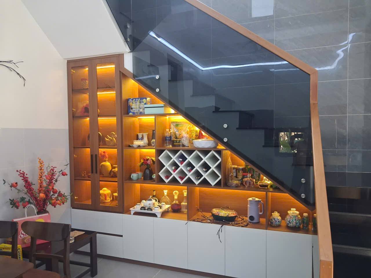 Tủ kệ gầm cầu thang 