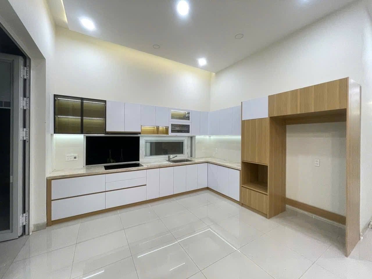 Tủ bếp hiện đại 
