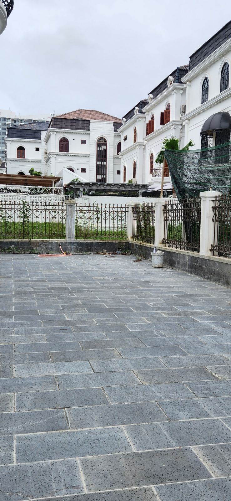 Lát đá sân vườn 
