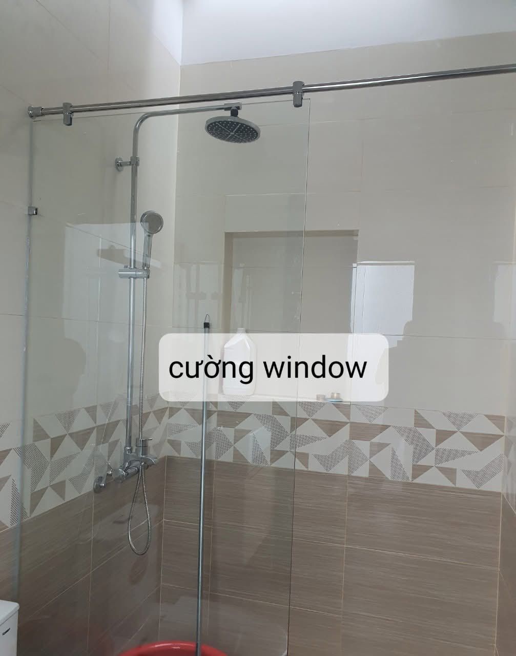 Thi công vách kính phòng tắm 