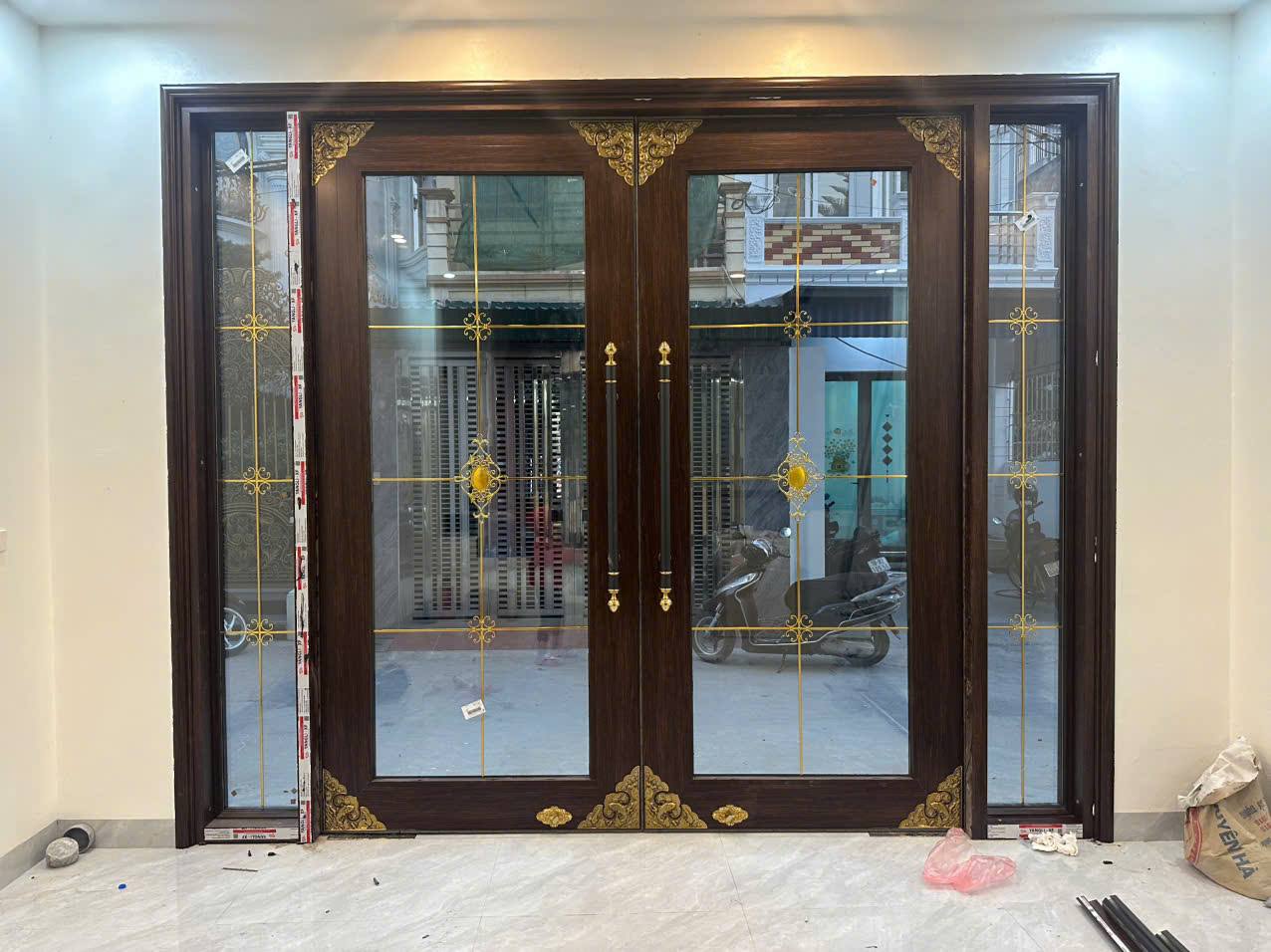 Cửa nhôm kính cao cấp 
