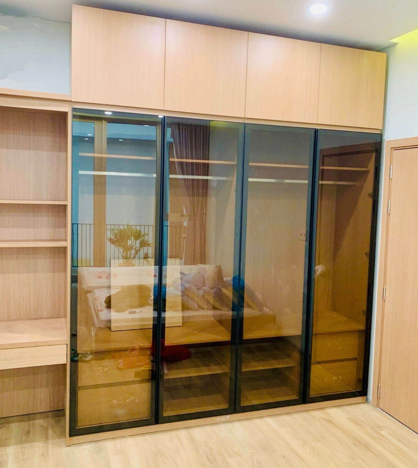 Tủ quần áo nhôm hợp kim cánh kính