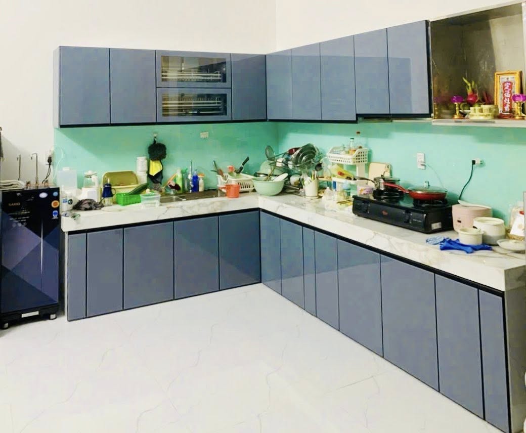 Tủ bếp nhôm cánh kính