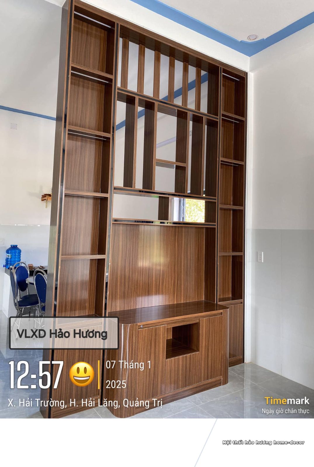 Vách ngăn kết hợp kệ tivi