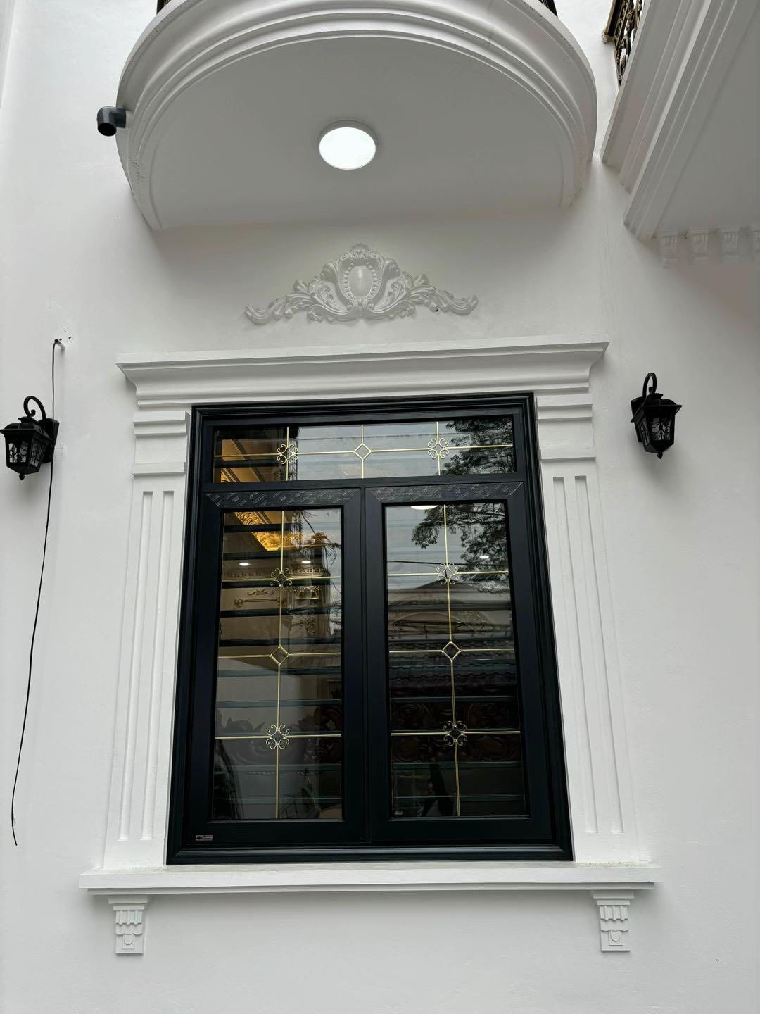 Cửa sổ nhôm tân cổ điển