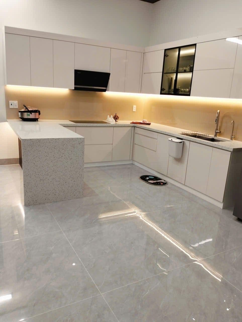 Thi công tủ bếp hiện đại