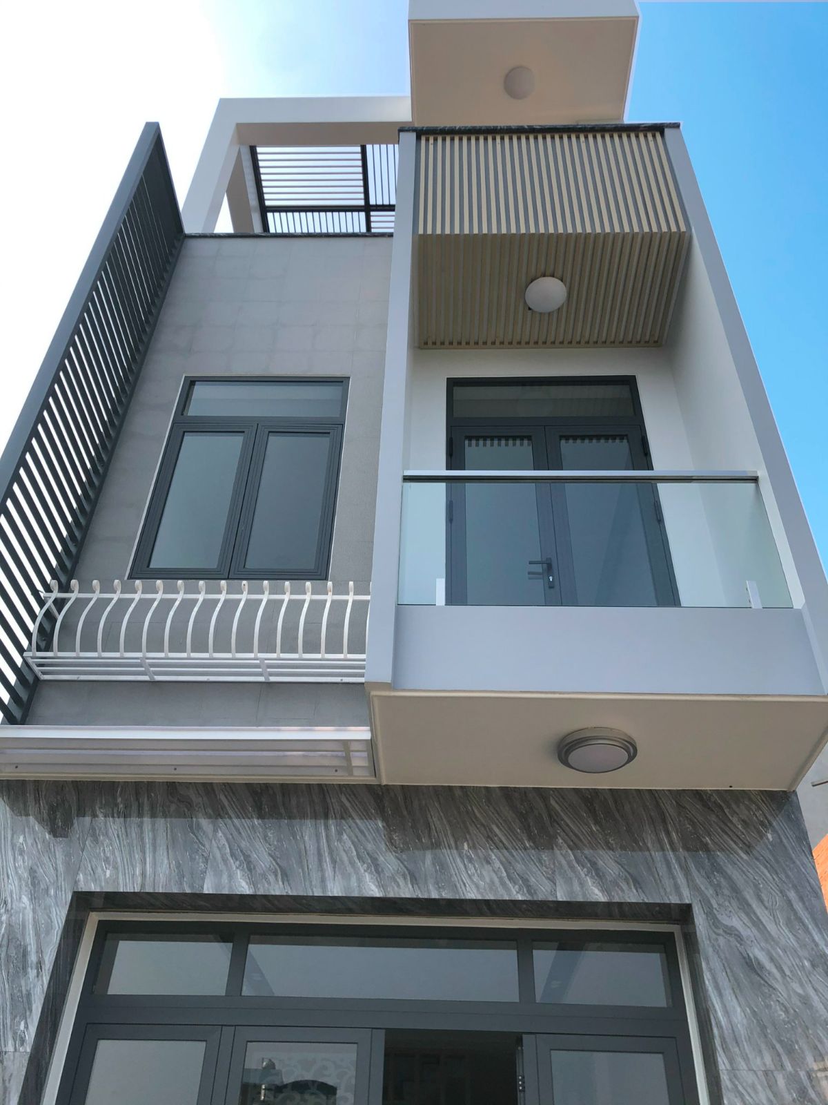 Cửa số nhôm kính