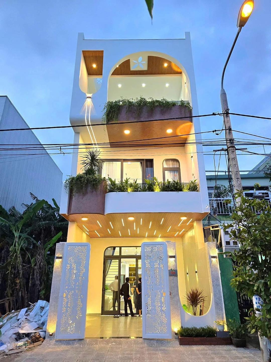 Nhà phố 3 tầng 