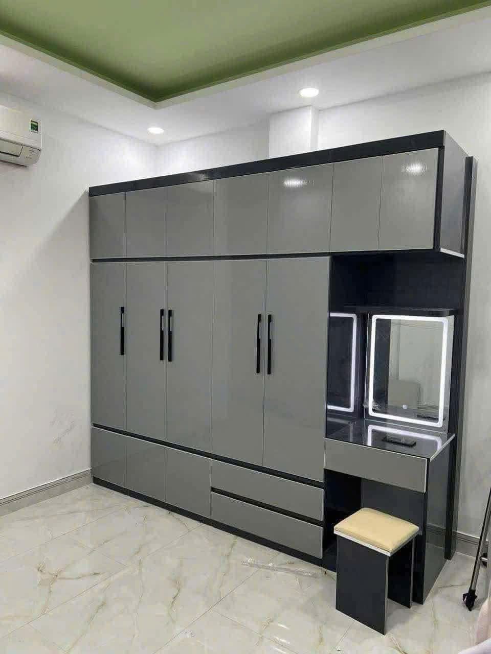 Tủ quần áo kết hợp bàn trang điểm 