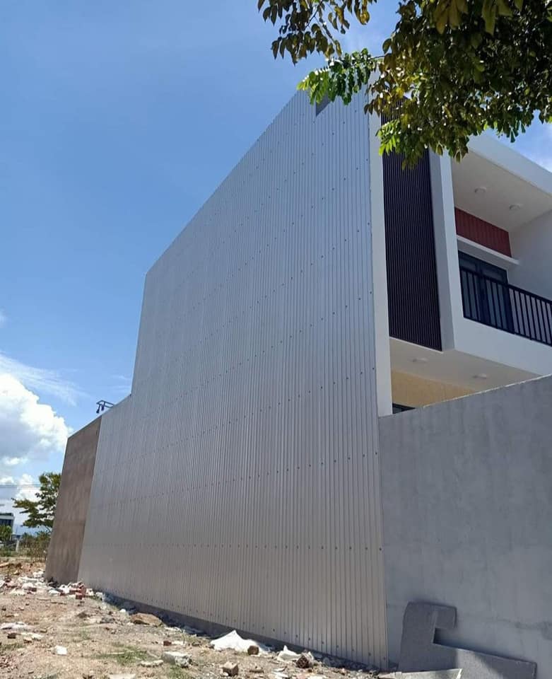 Hoàn thiện tôn chống thấm tường