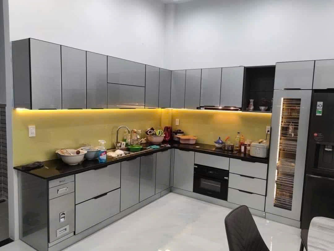 Tủ bếp chữ L hiện đại