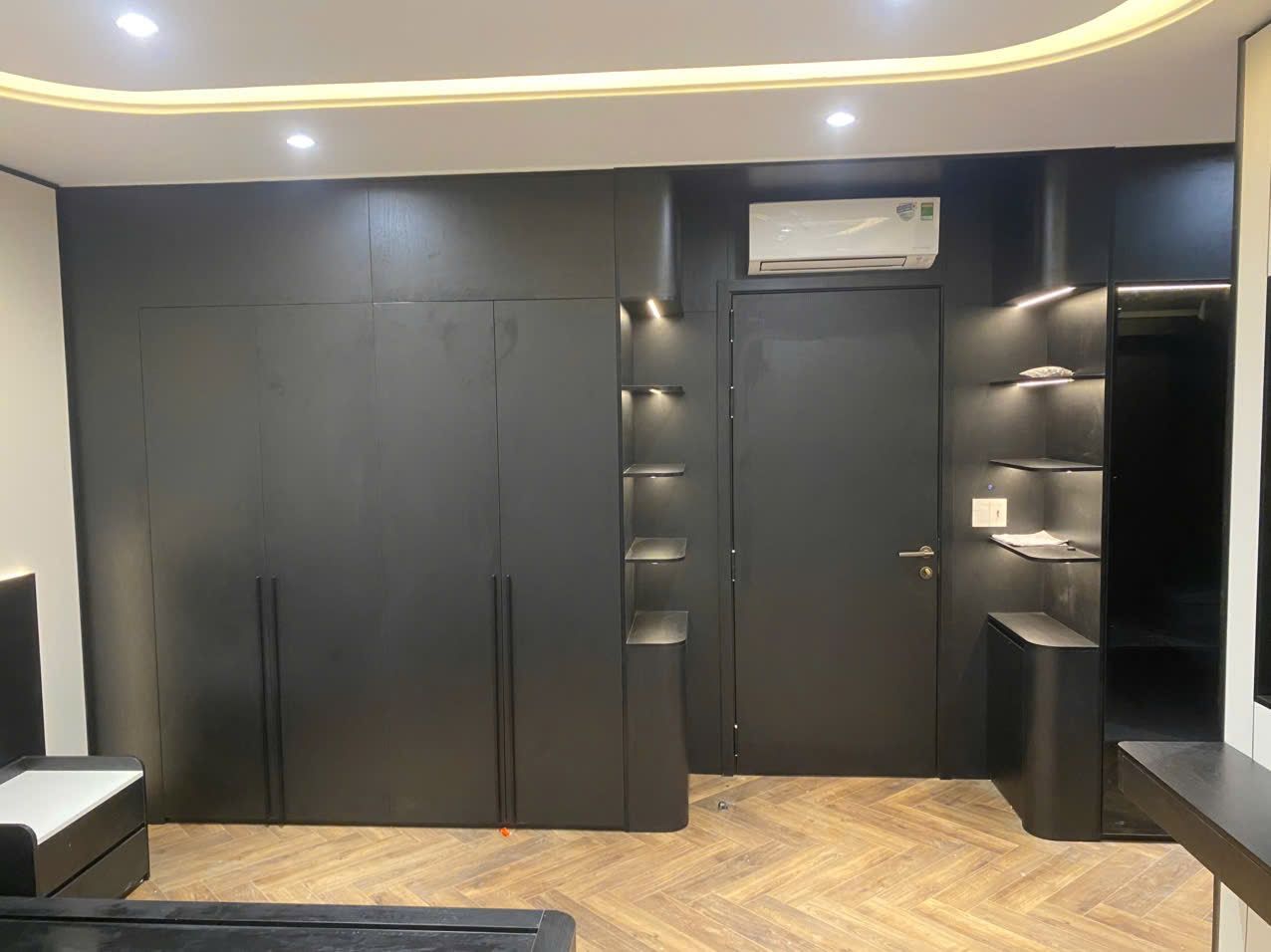 Tủ quần quần áo kịch trần 