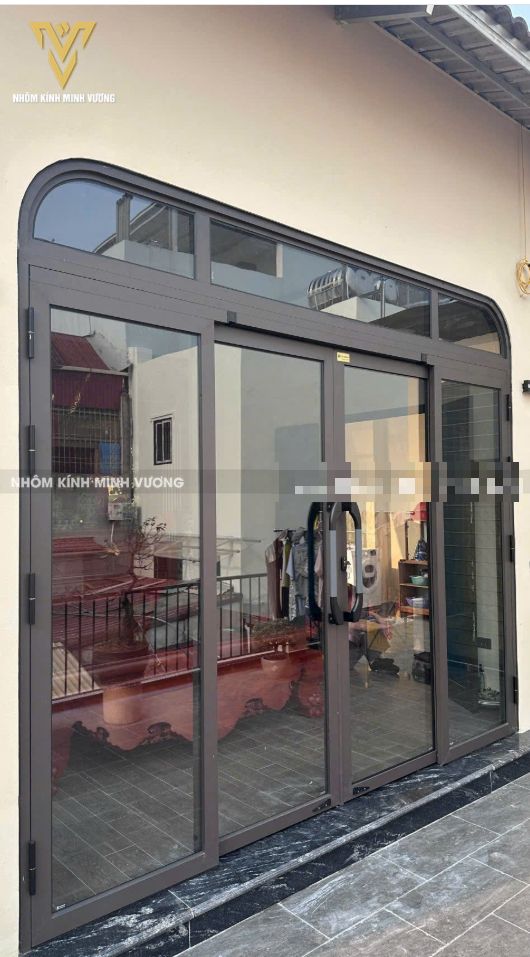 Cửa nhôm kính uốn vòm