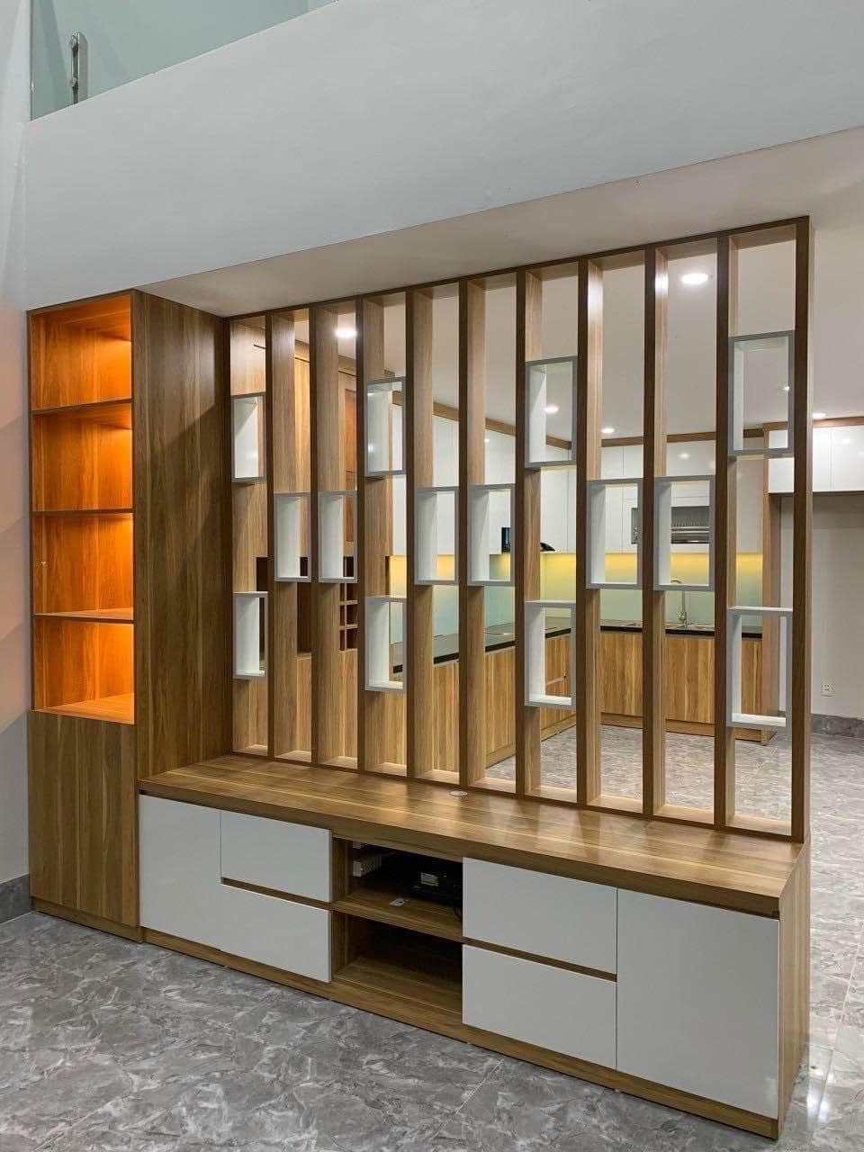 Vách ngăn kết hợp kệ trang trí