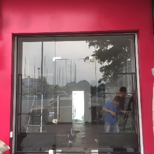 Cửa kính cường lực 