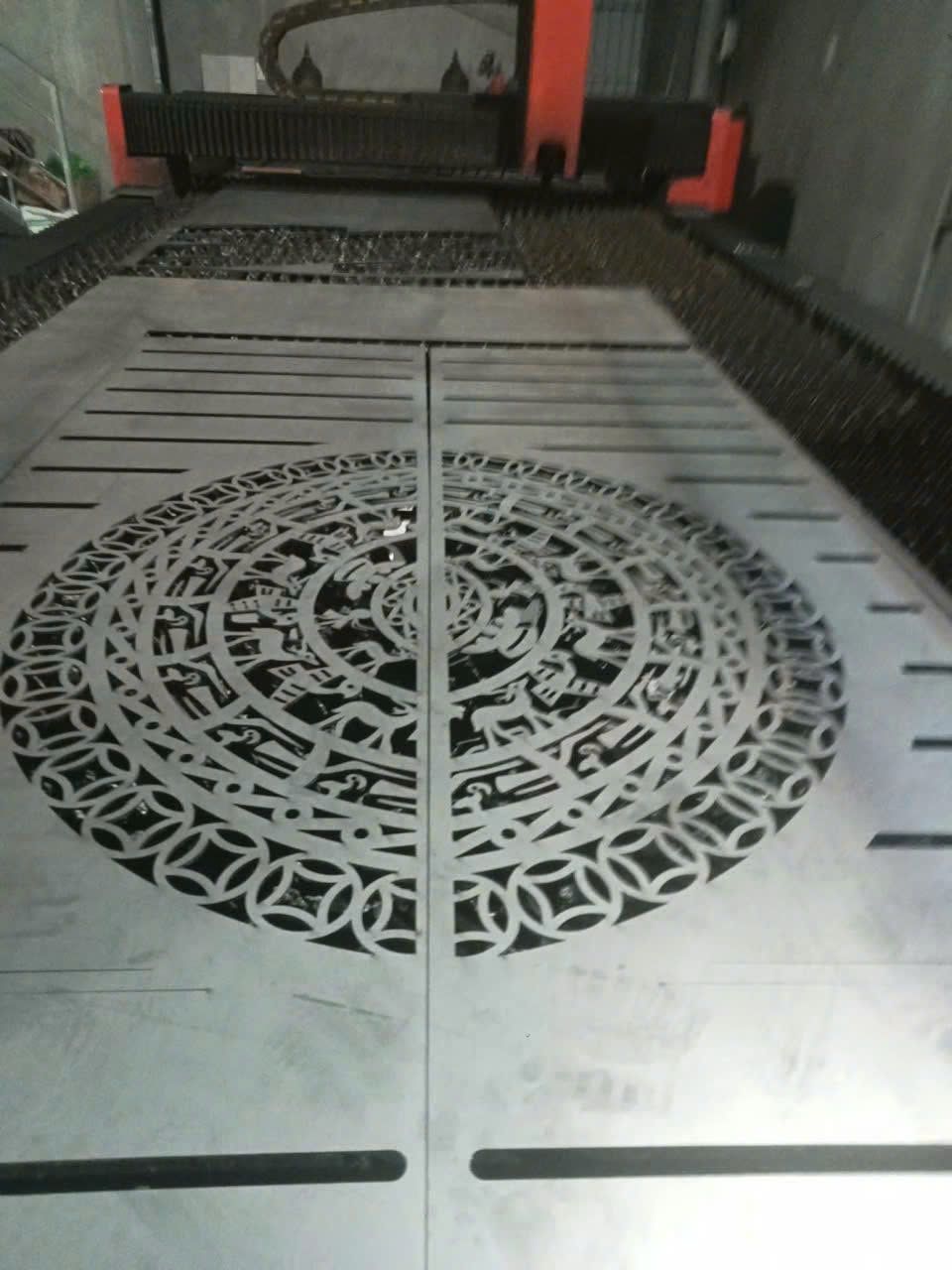 Cửa sắt cắt CNC