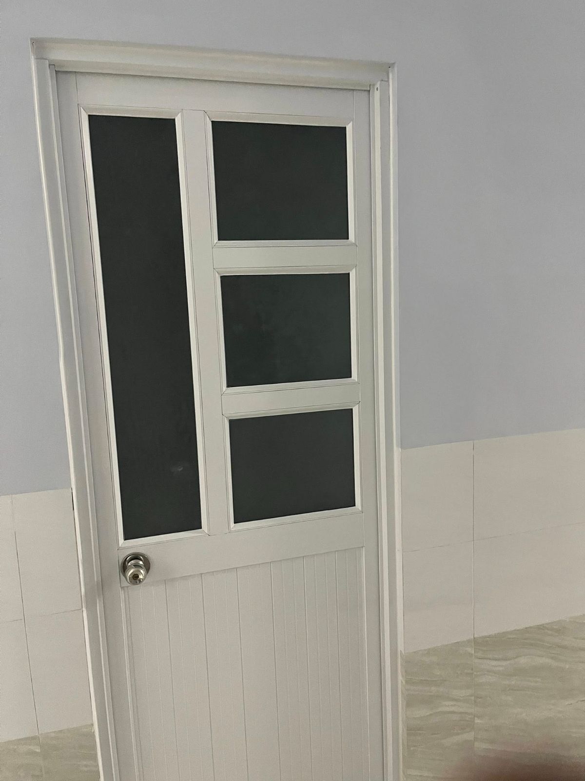 Cửa phòng nhôm kính 