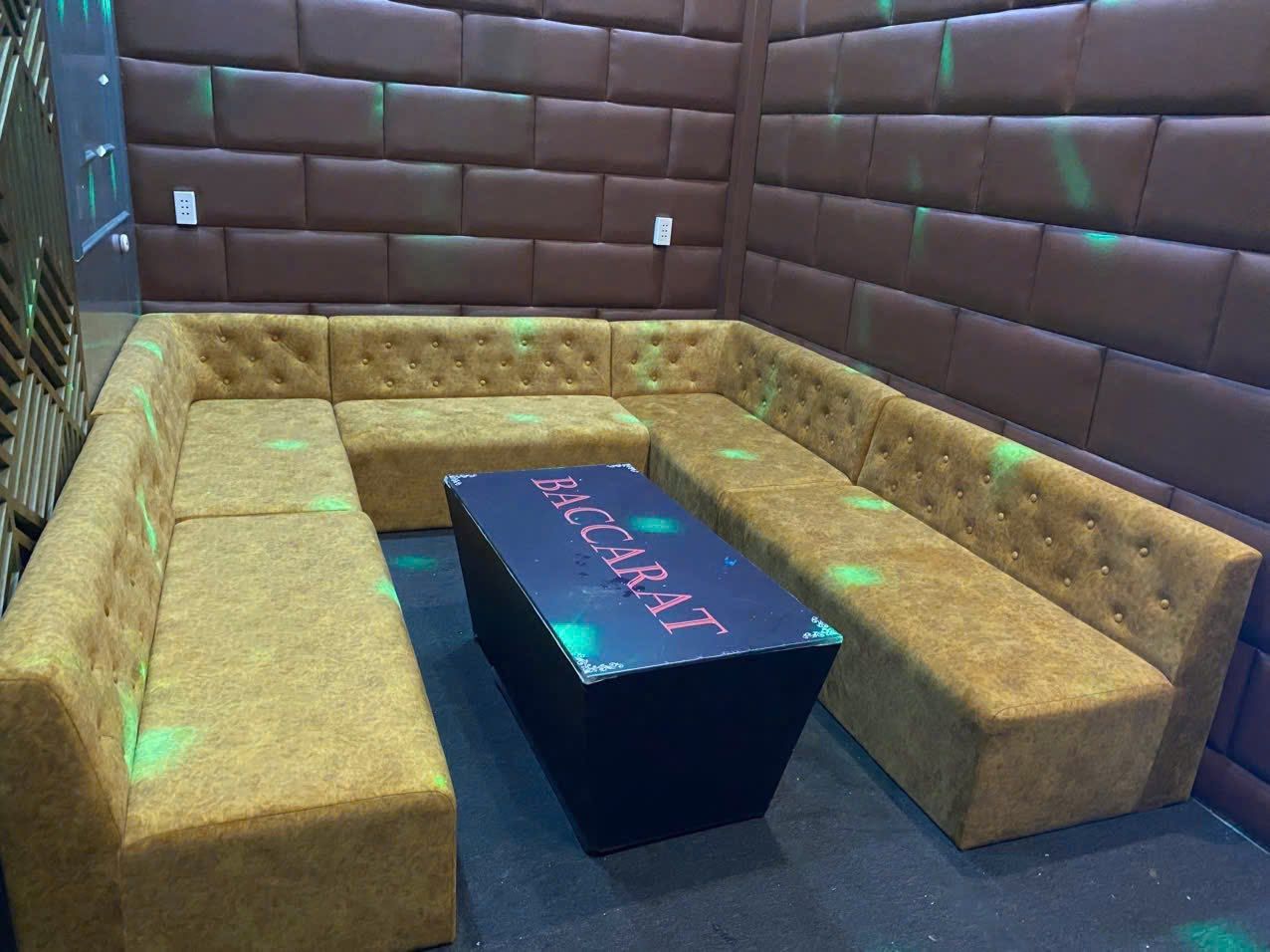 Băng ghế sofa cho quán