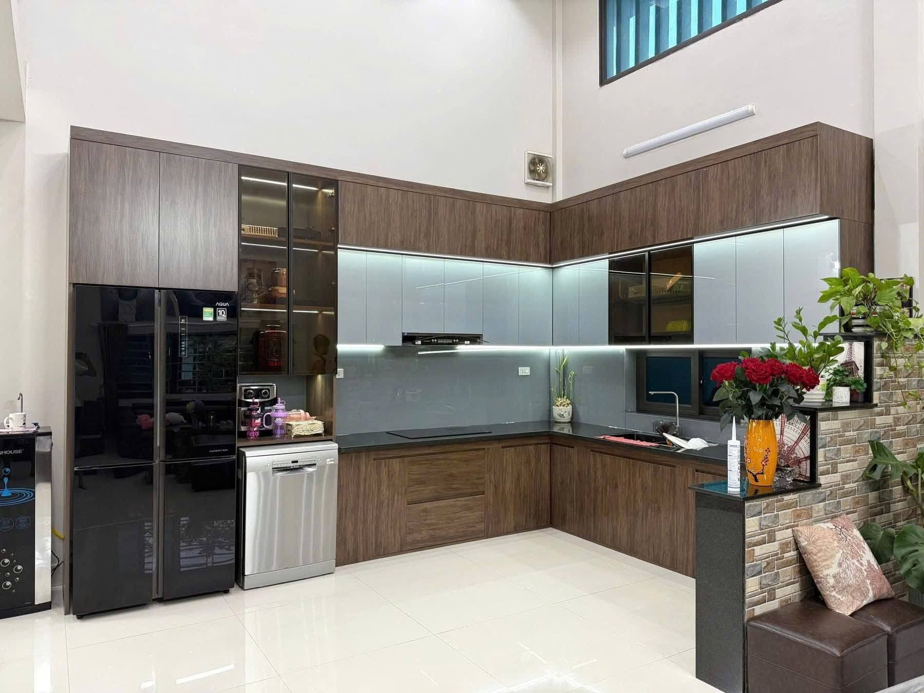 Tủ bếp chữ L hiện đại