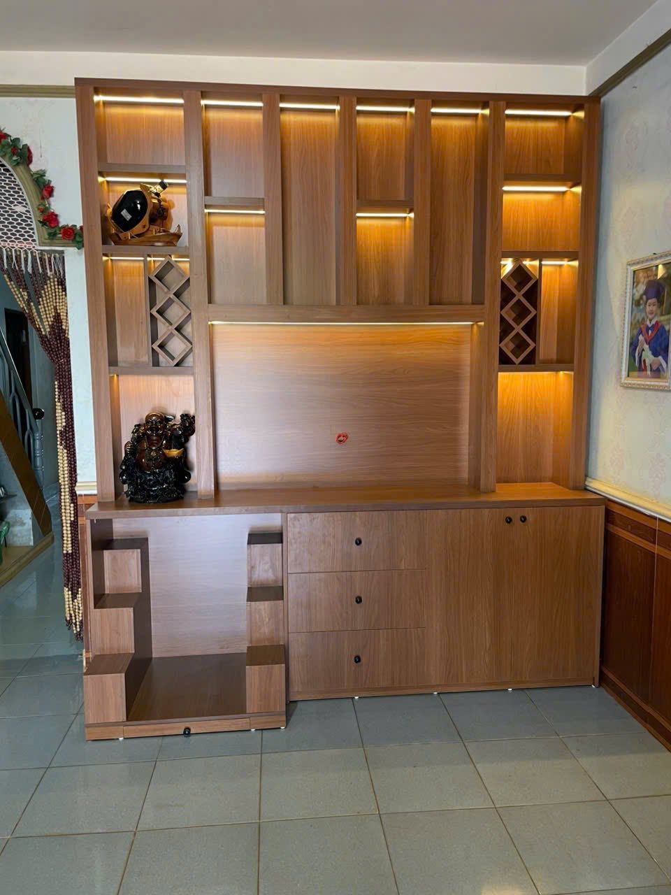 Vách ngăn kệ tivi
