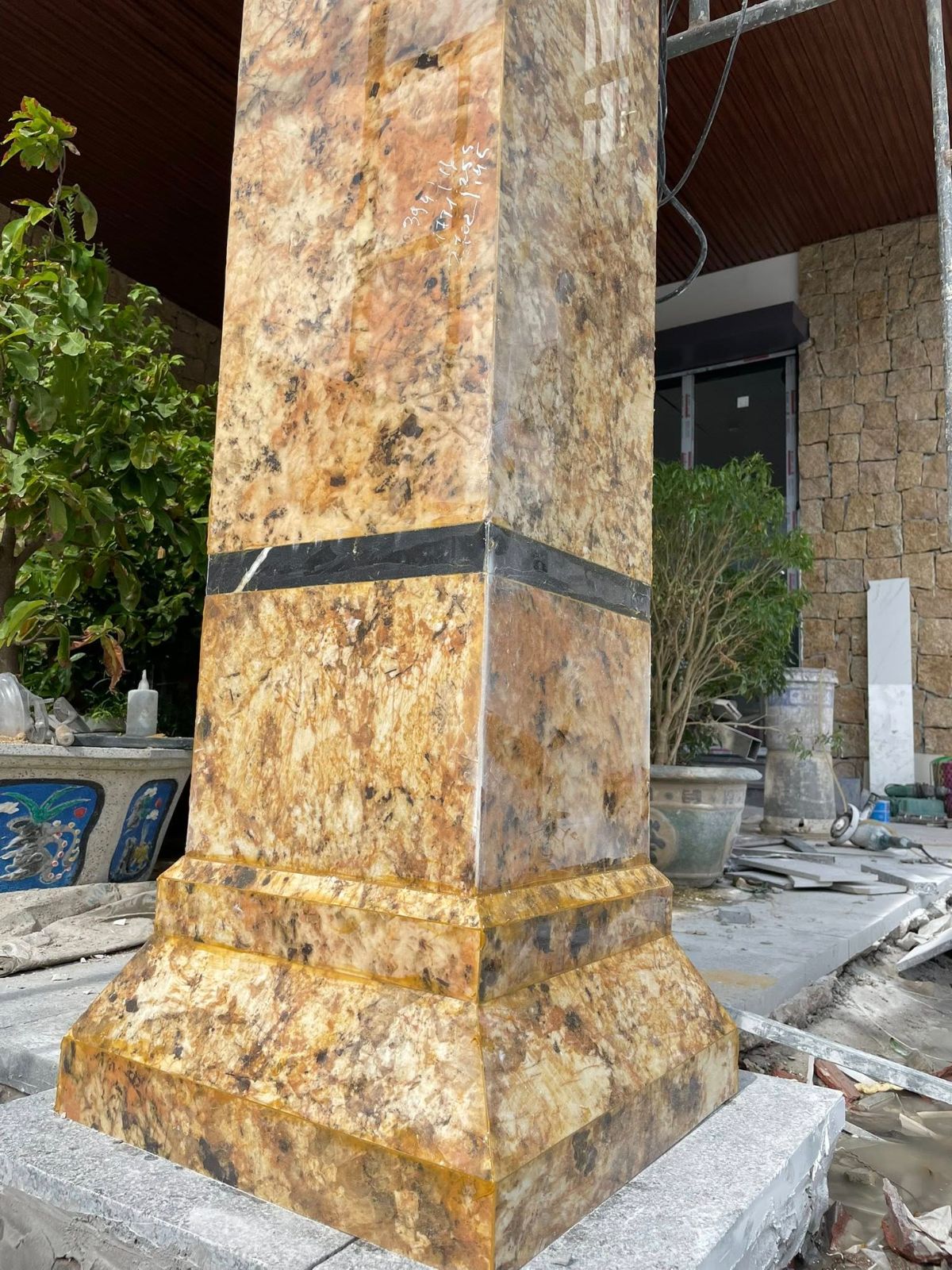 Đá ốp cột