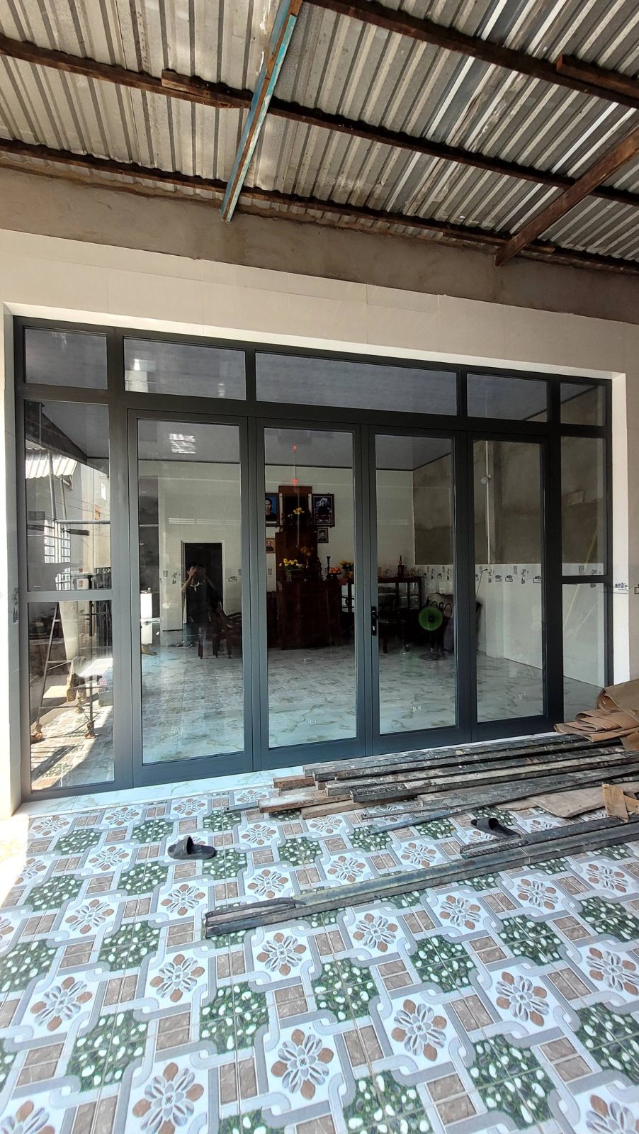 Cửa chính nhôm kính 