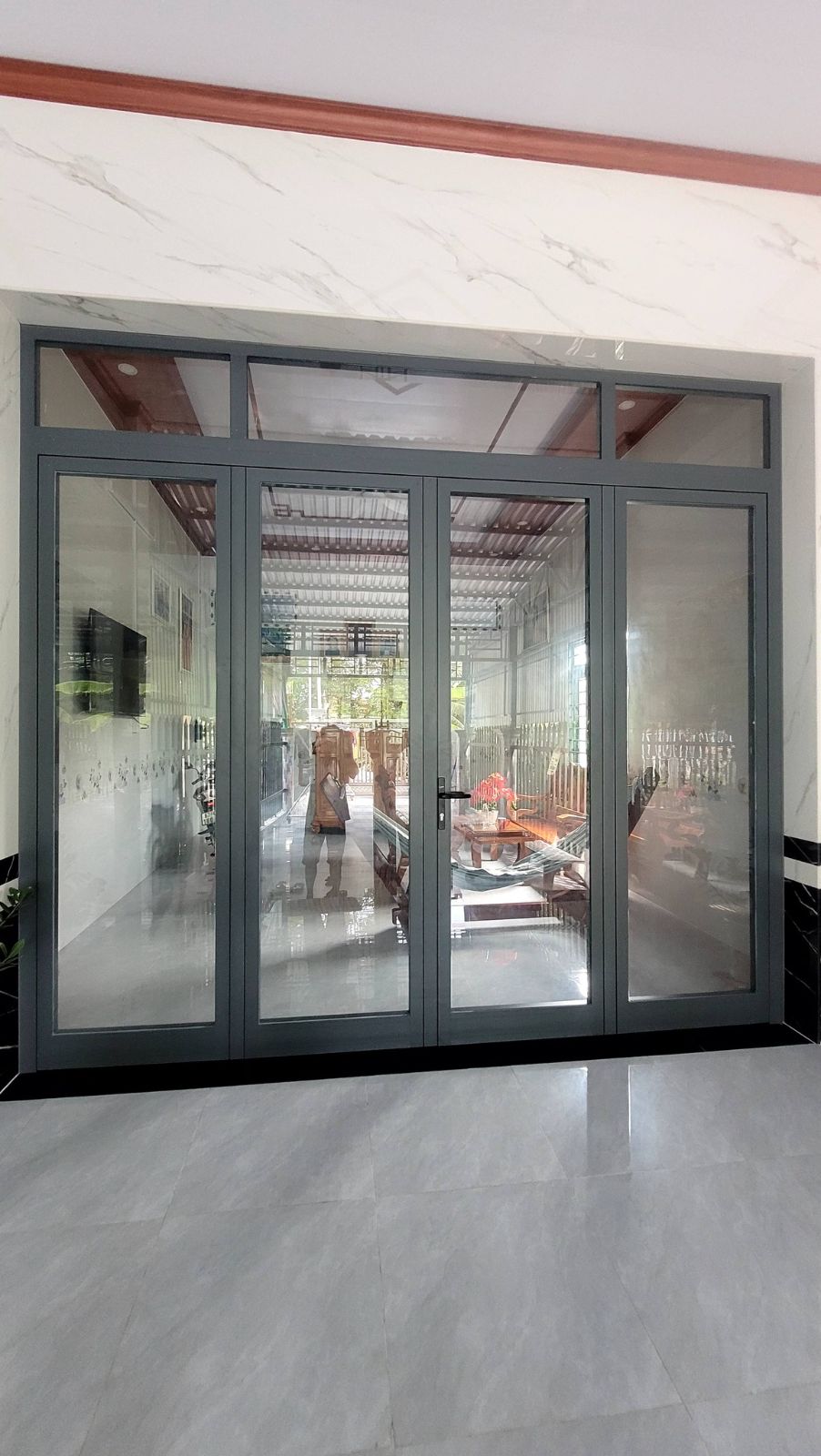Cửa chính 4 cánh 