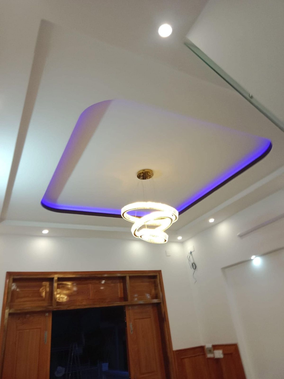 Trần thạch cao giật cấp 