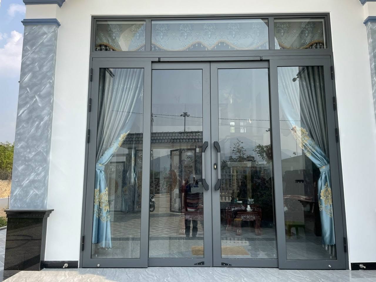 Cửa nhôm kính 