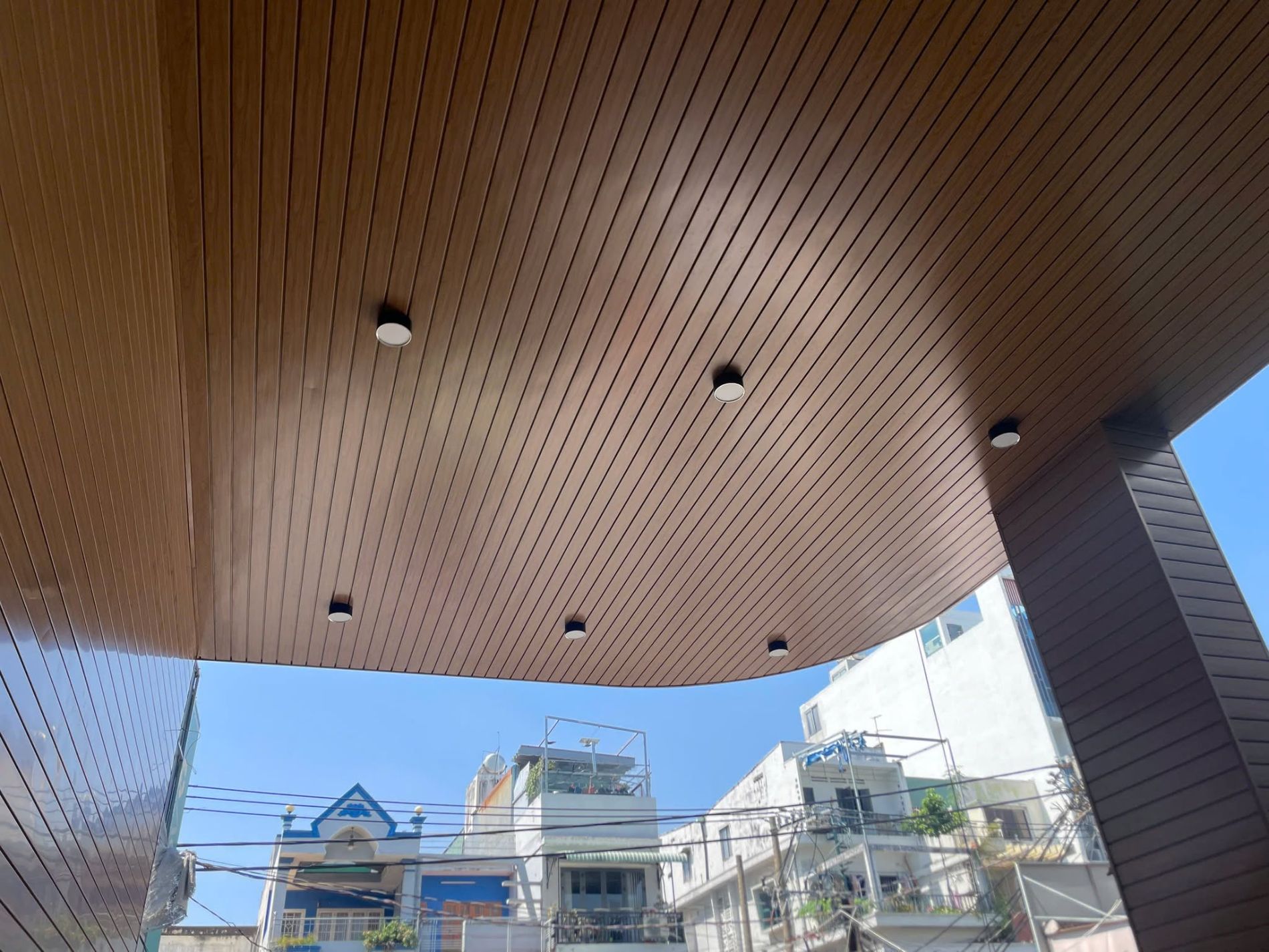 Trần nhôm giả gỗ 