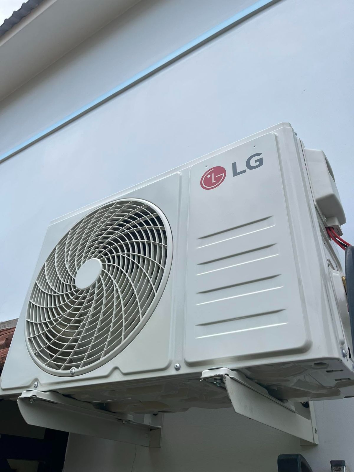 Lắp đặt dàn nóng máy lạnh