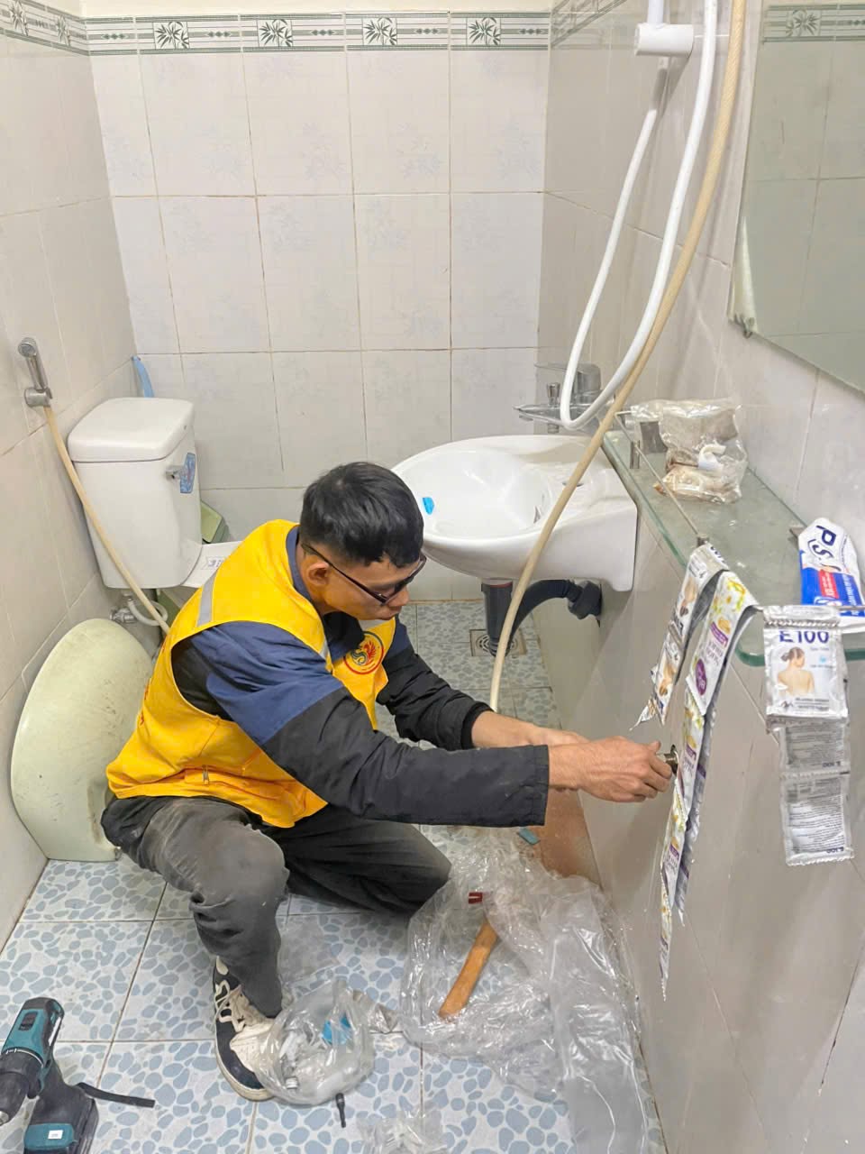 Dich vụ sửa chữa và thay thế vòi nướ