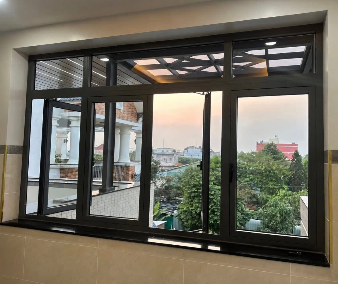 Cửa sổ nhôm kính lớn