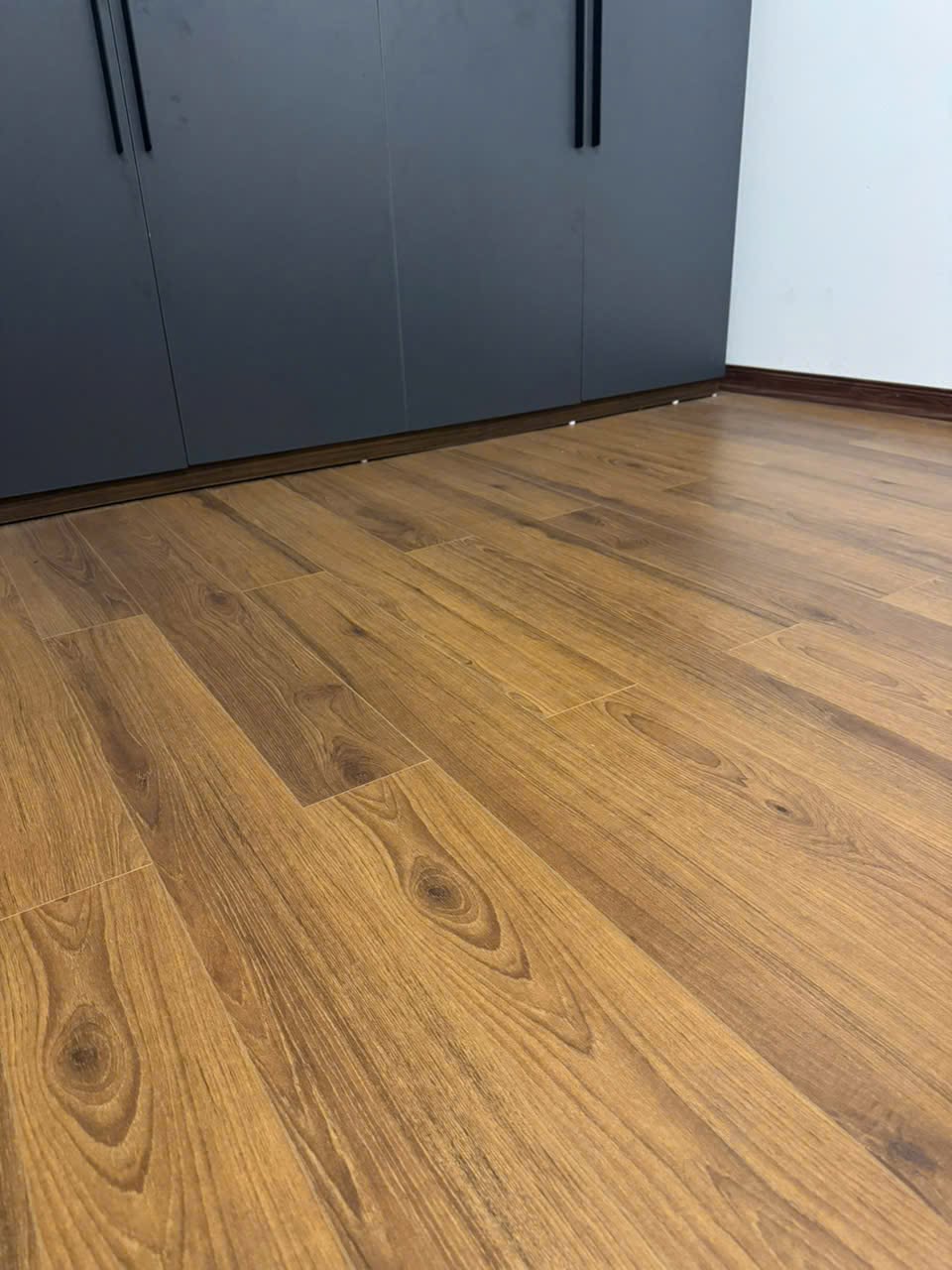 Thi công sàn gỗ công nghiệp