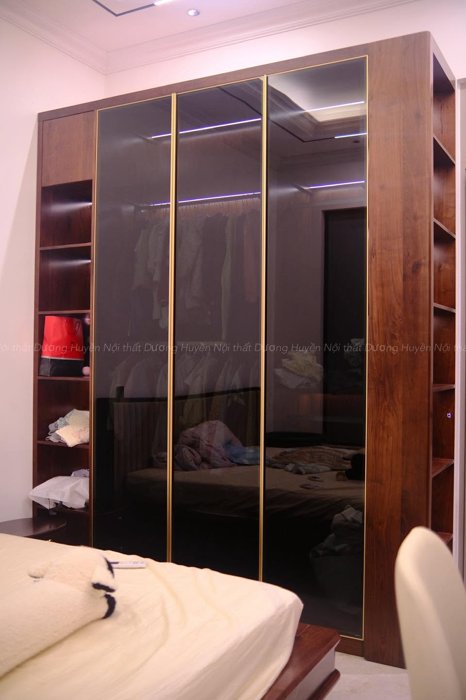 Tủ quần áo kịch trần 