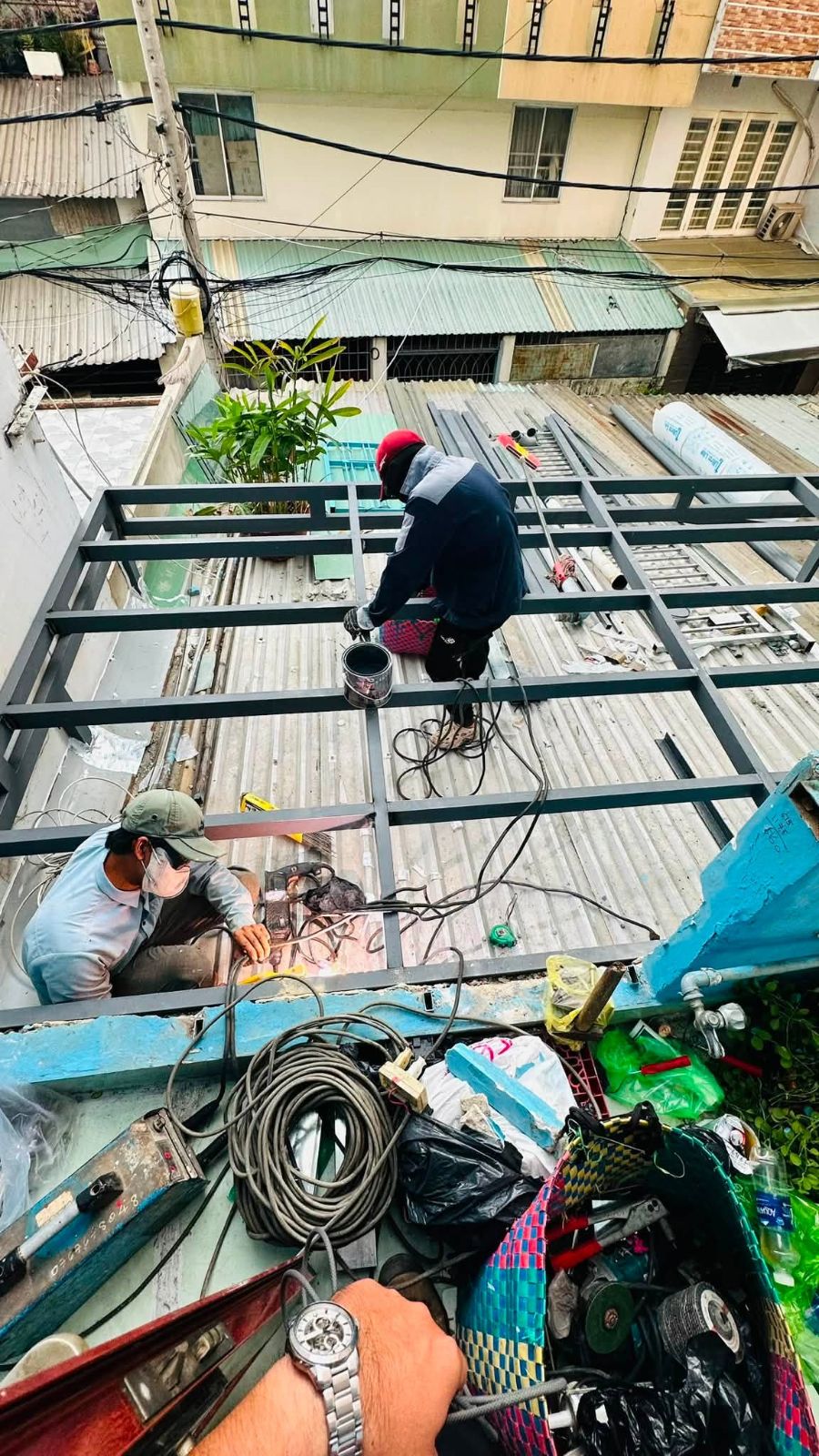 Nới Rộng Sàn Ban Công Bằng Khung Sắt Cemboar