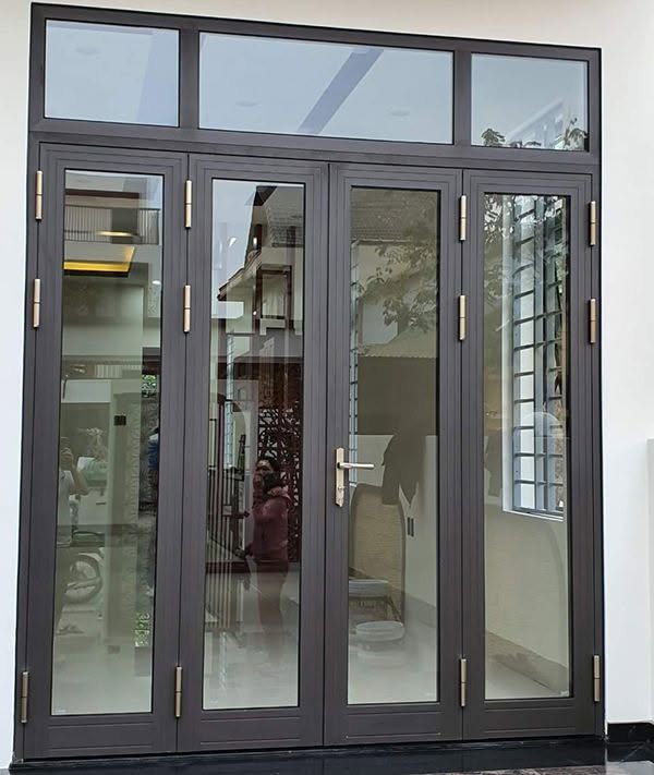 Cửa nhôm kính 4 cánh