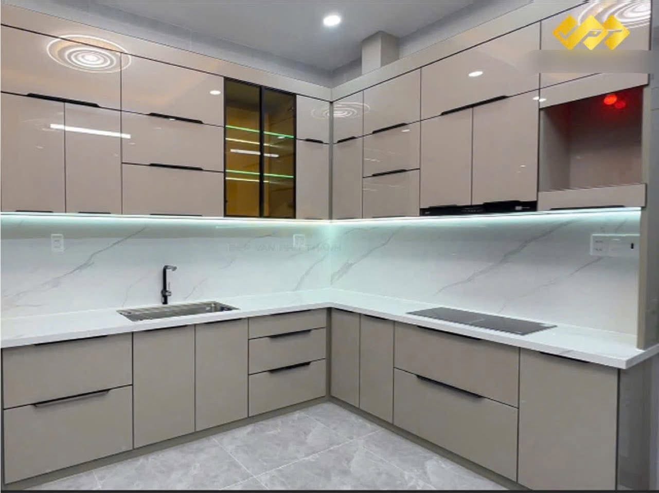 Tủ bếp cánh kính 