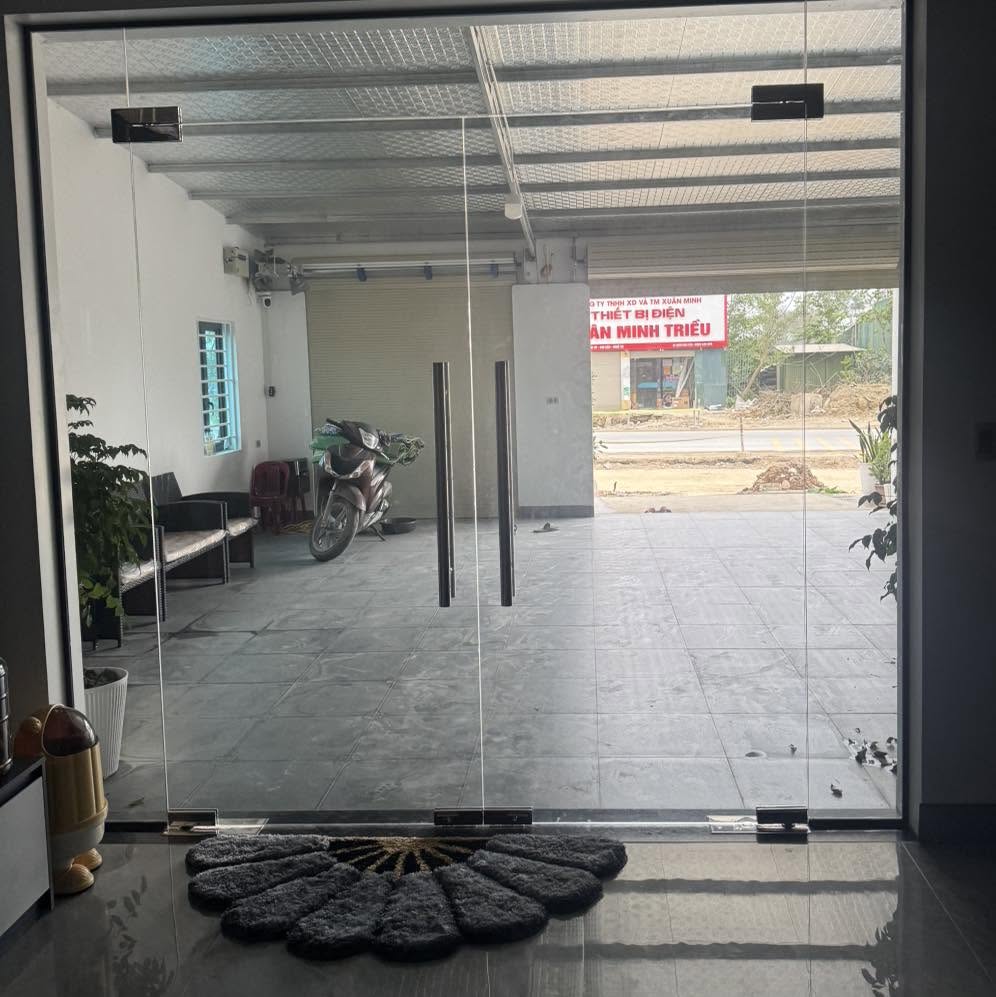 Cửa kính cường lực 