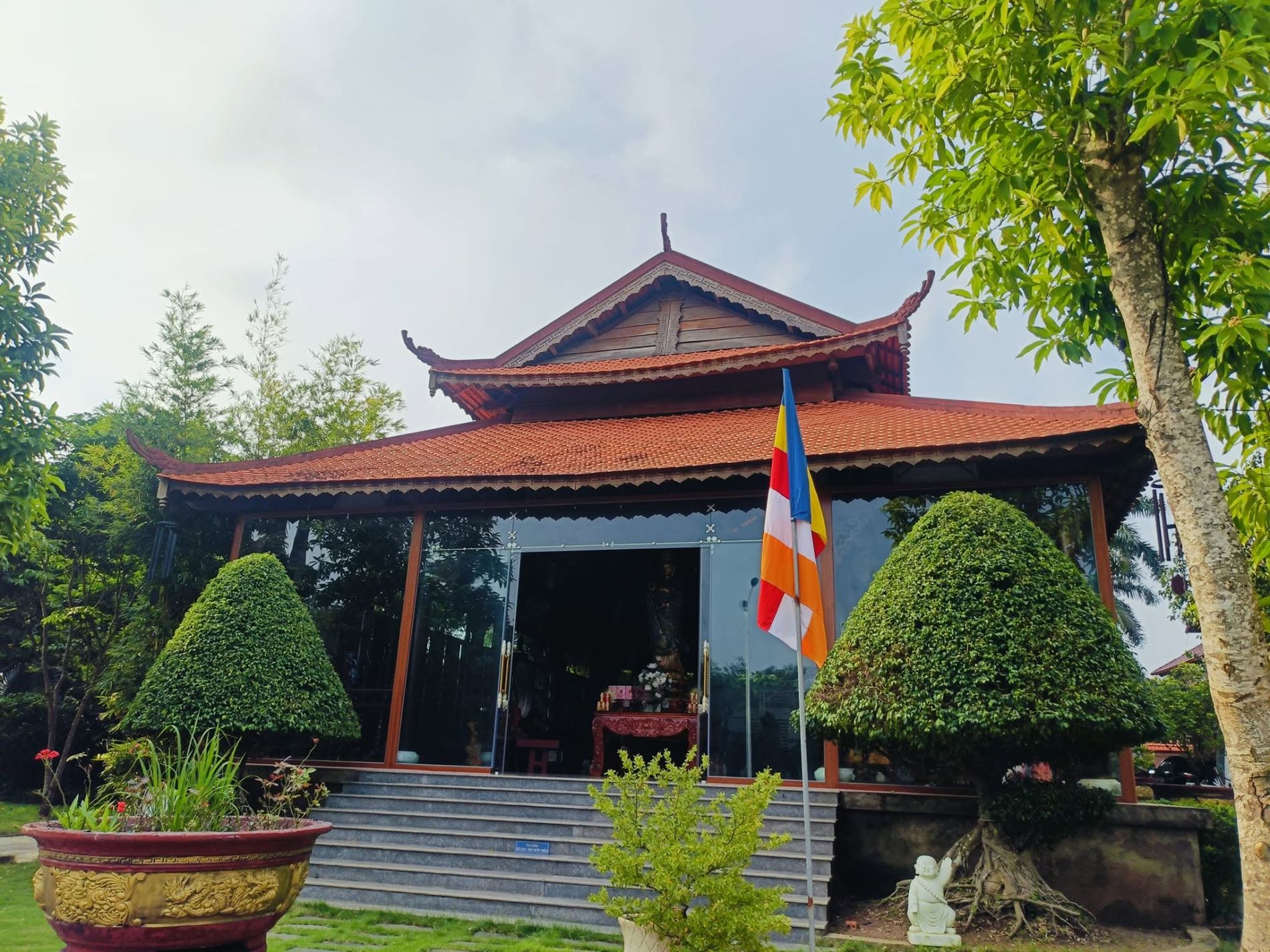 Hoàn thiện thi công của vách kính cường lực 