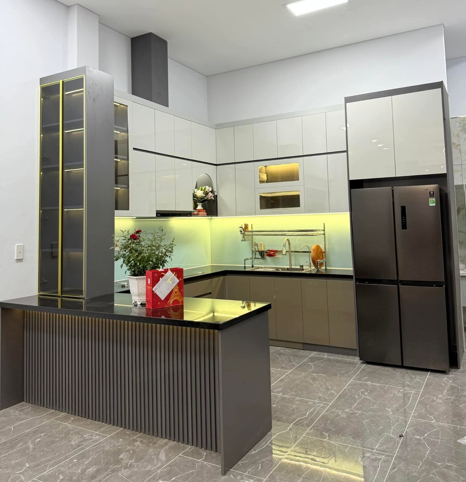 Thi công tủ bếp 