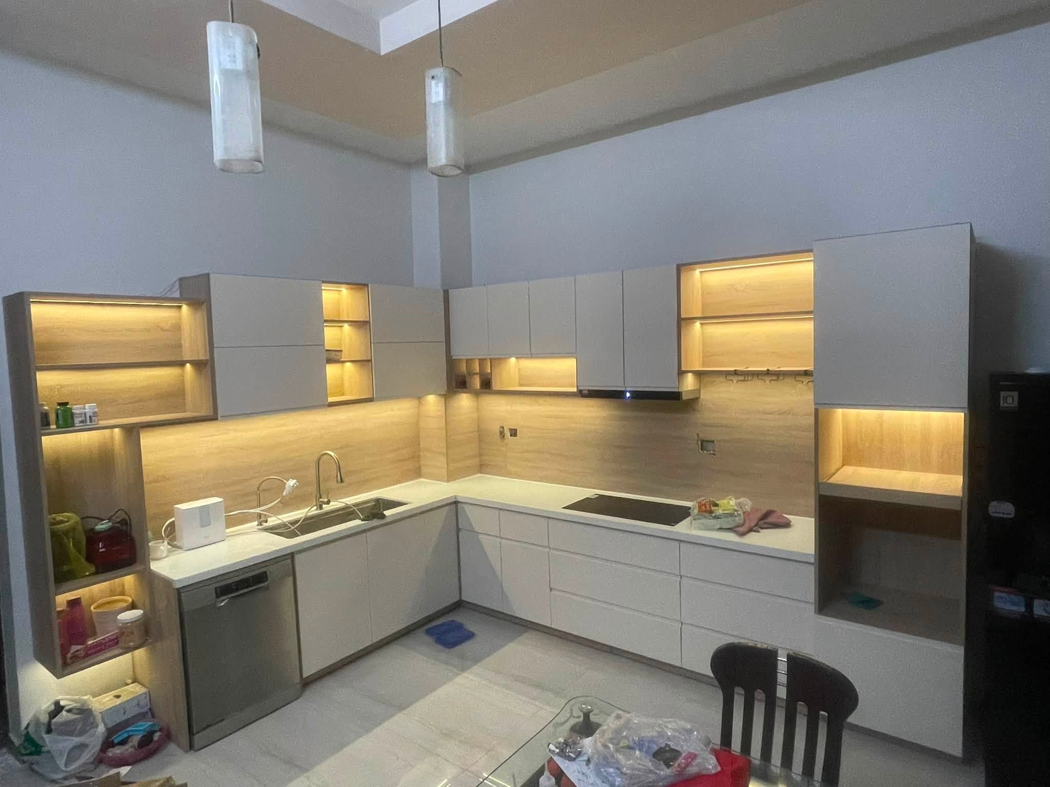 Tủ bếp chữ L hiện đại