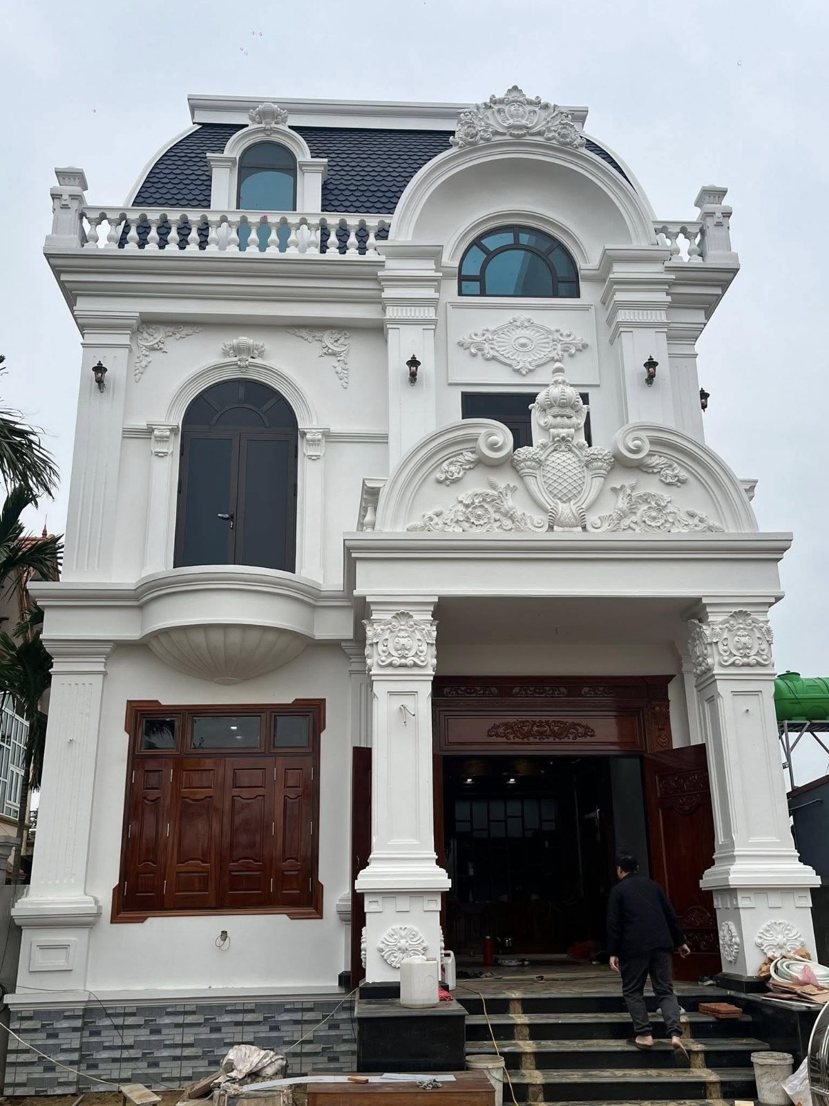 Biệt thự 3 tầng cổ điển