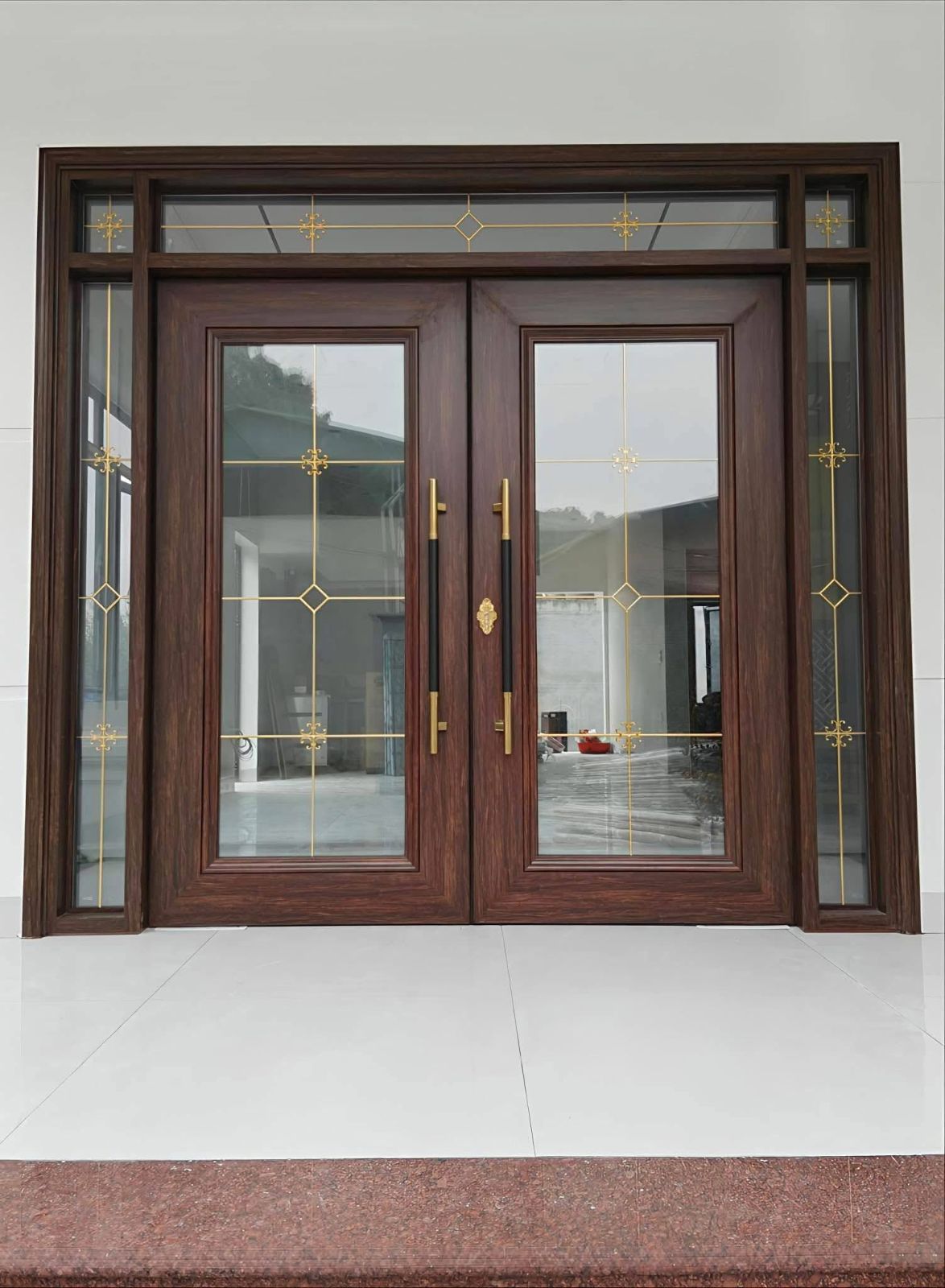 Cửa chính nhôm kính 