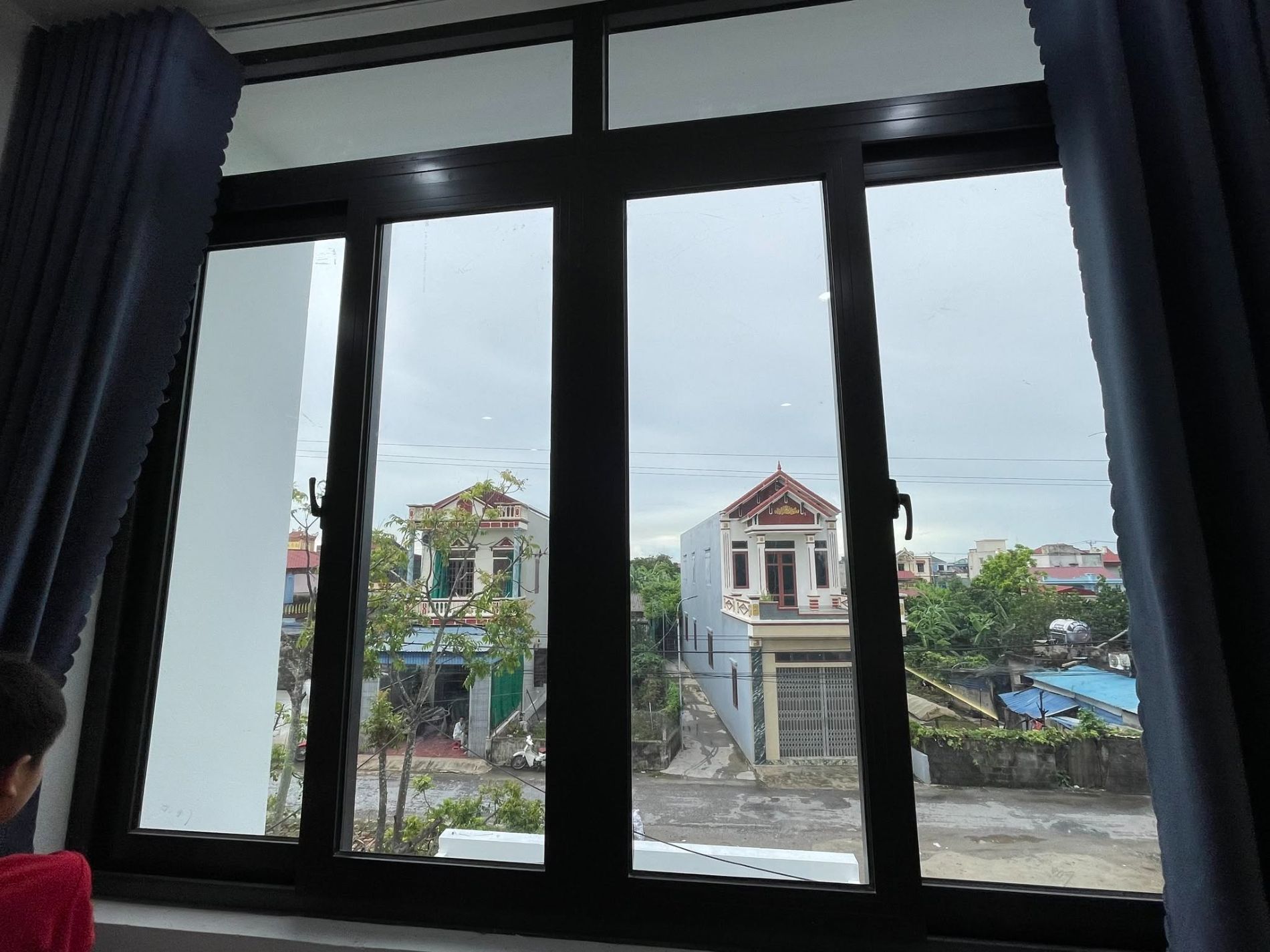 Cửa sổ nhôm kính 
