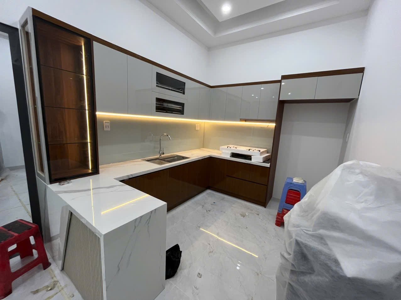 Tủ bếp chữ L 