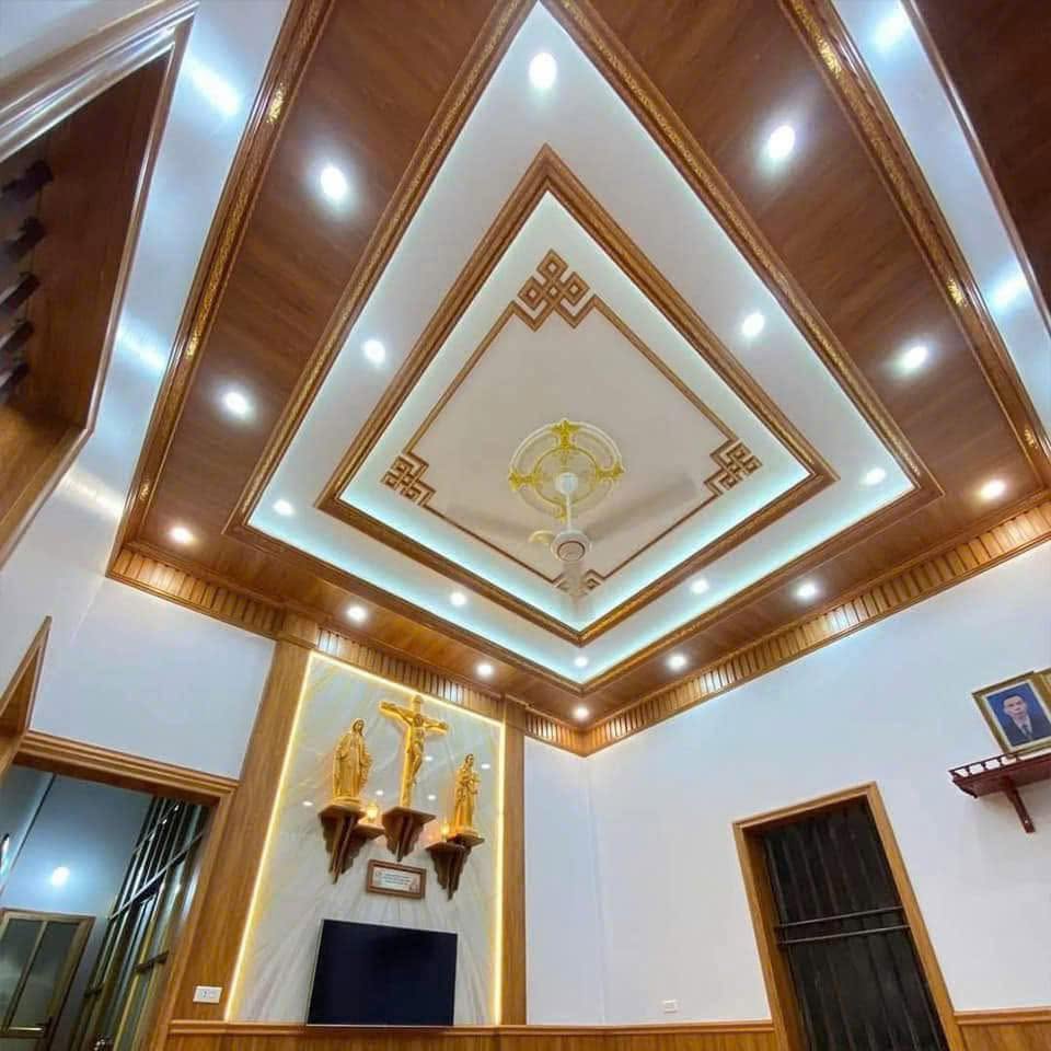 Thi công trần với nội thất gỗ 