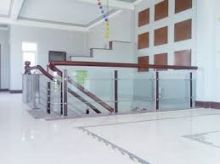 Cầu thang kính