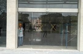 Lắp đặt cửa kính