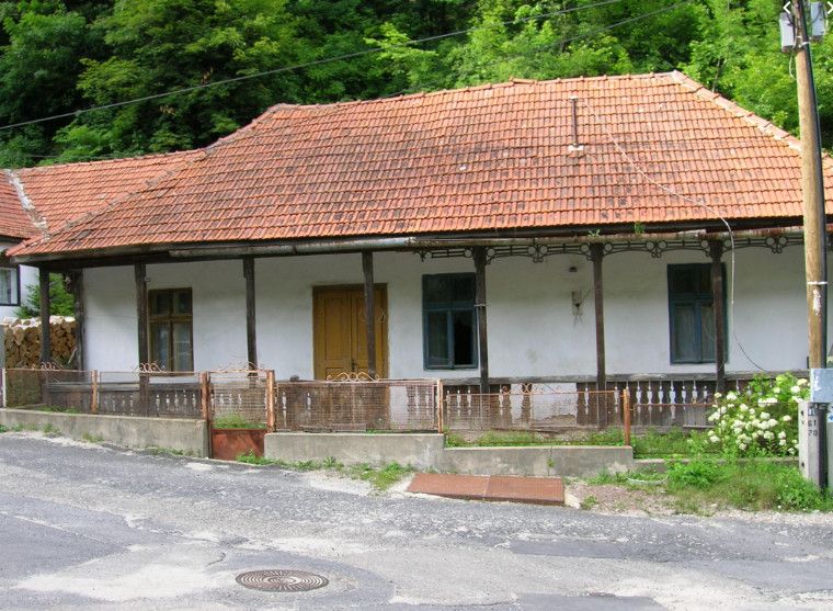 Sửa chữa cải tạo sân hiên nhà